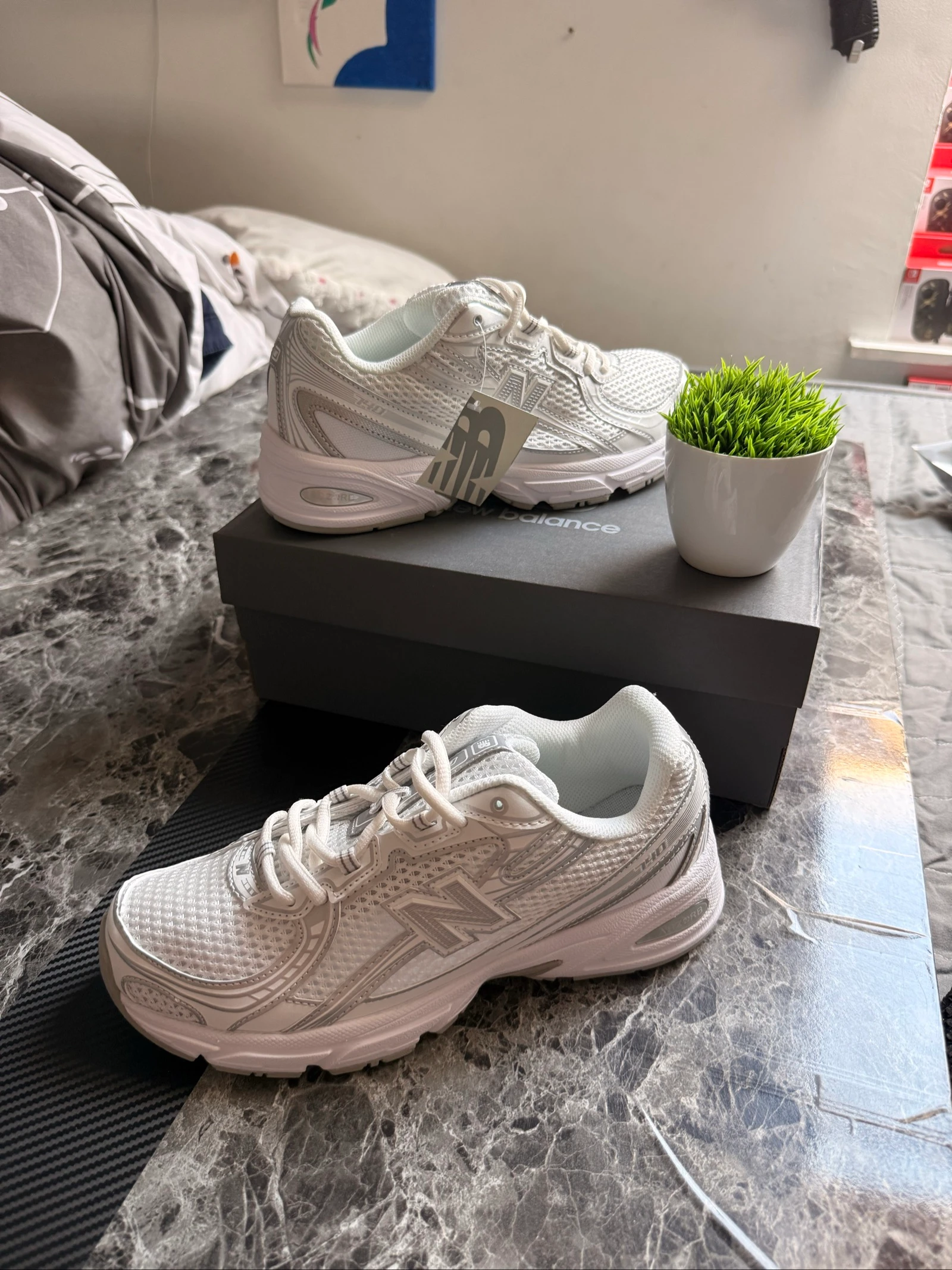 New Balance 740 Blanche/Argent – Taille 41,5